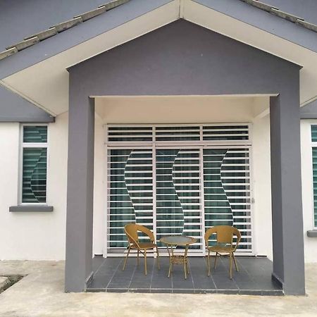 D'Sara Homestay Fully Furnished 3 Bedrooms All Aircond 2 Miles Centre Chukai 外观 照片