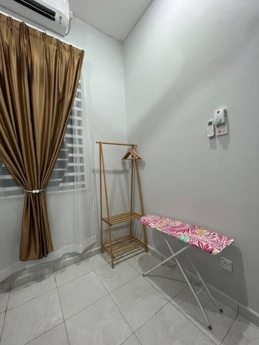 D'Sara Homestay Fully Furnished 3 Bedrooms All Aircond 2 Miles Centre Chukai 外观 照片