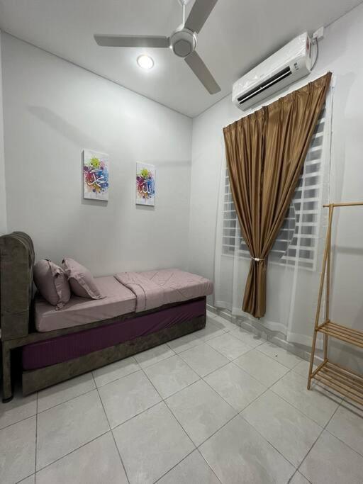 D'Sara Homestay Fully Furnished 3 Bedrooms All Aircond 2 Miles Centre Chukai 外观 照片