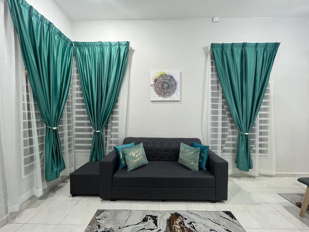 D'Sara Homestay Fully Furnished 3 Bedrooms All Aircond 2 Miles Centre Chukai 外观 照片
