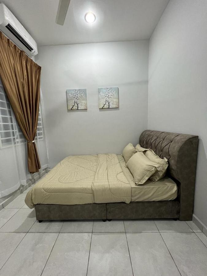 D'Sara Homestay Fully Furnished 3 Bedrooms All Aircond 2 Miles Centre Chukai 外观 照片