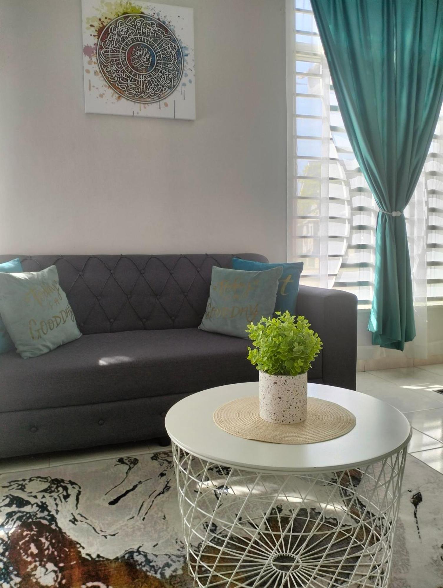 D'Sara Homestay Fully Furnished 3 Bedrooms All Aircond 2 Miles Centre Chukai 外观 照片